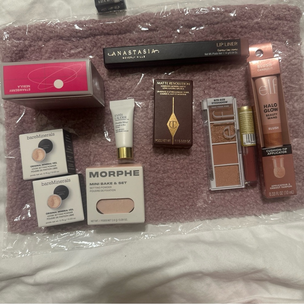 Makeup Bundle with Cosmetic Bag - NEW, UNUSED AND SEALED PRODUCTS - Picture 2 of 4